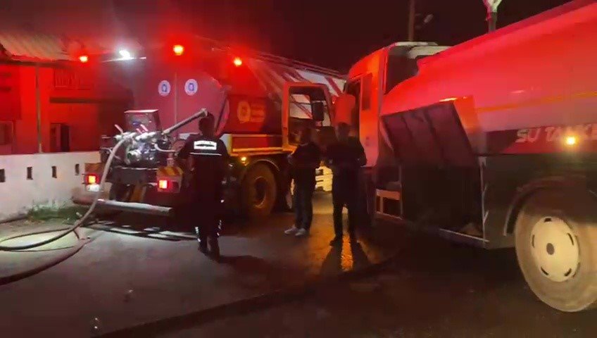 Antalya’da Yerleşim Alanına Yakın Sazlık Alanda Yangın Paniği