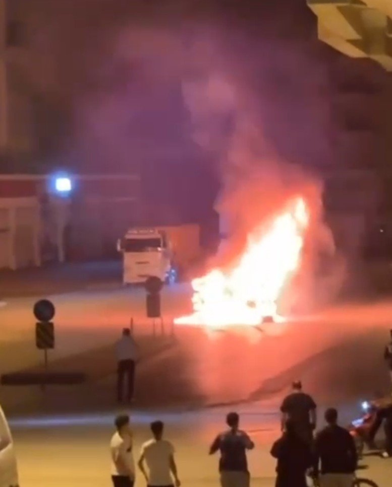 Antalya’da Devrilerek Alev Alev Yanan Utv’nin Sürücüsü Hayatını Kaybetti