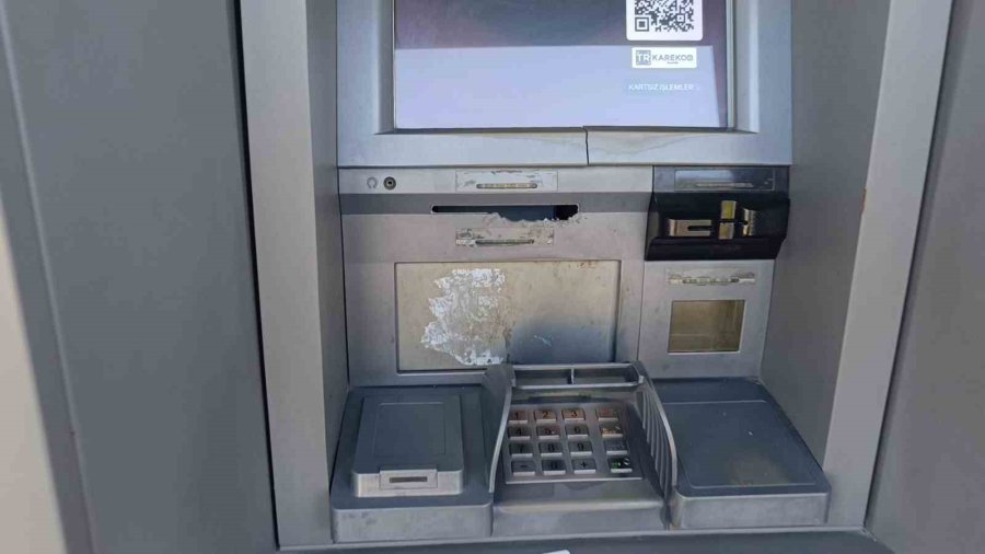 Çalıntı 60 Kartla Atm’yi Boşaltacaktı, Başaramayınca Cihaza Zarar Verdi