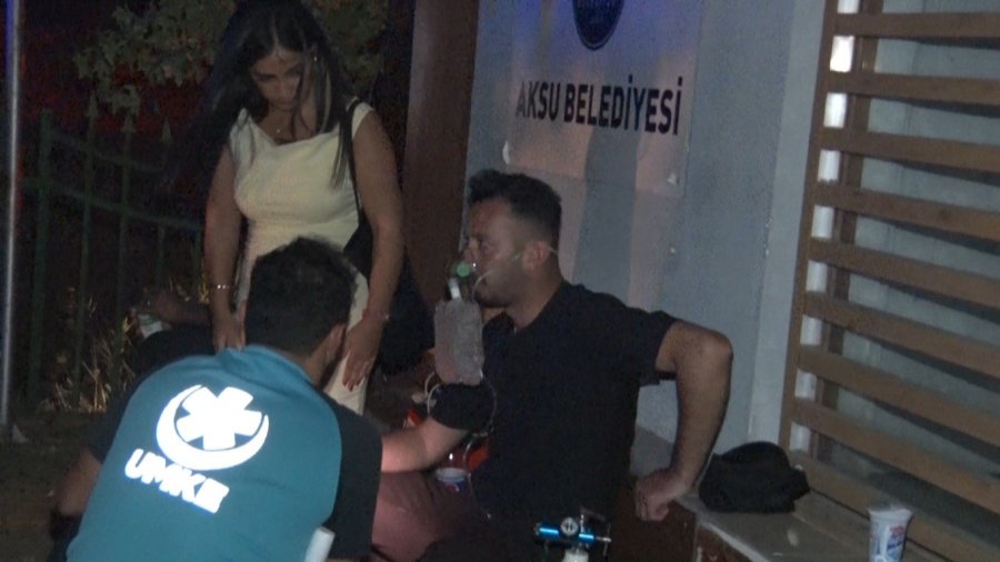 Antalya, Bir Gecede 2 İlçedeki 5 Ayrı Noktada Yangınla Mücadele Etti