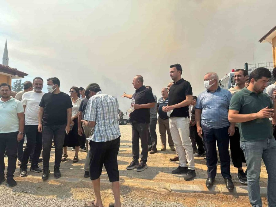 Ak Partili Çavuşoğlu’ndan Alanya’daki Yangınla İlgili Açıklama: "an İtibarıyla İyiye Gidiyor Ama Poyraz Çok Güçlü Esiyor"