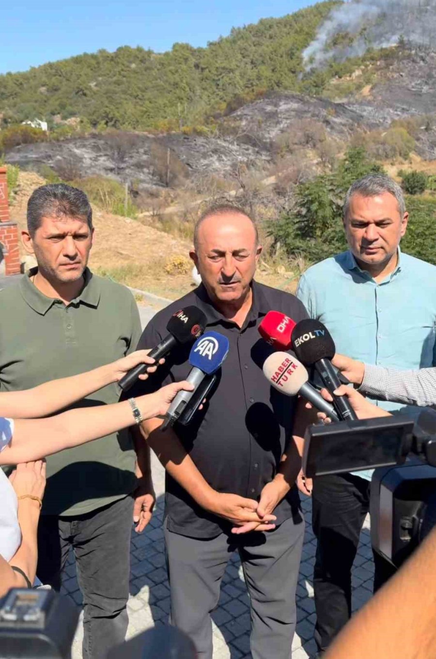Ak Partili Çavuşoğlu’ndan Alanya’daki Yangınla İlgili Açıklama: "an İtibarıyla İyiye Gidiyor Ama Poyraz Çok Güçlü Esiyor"