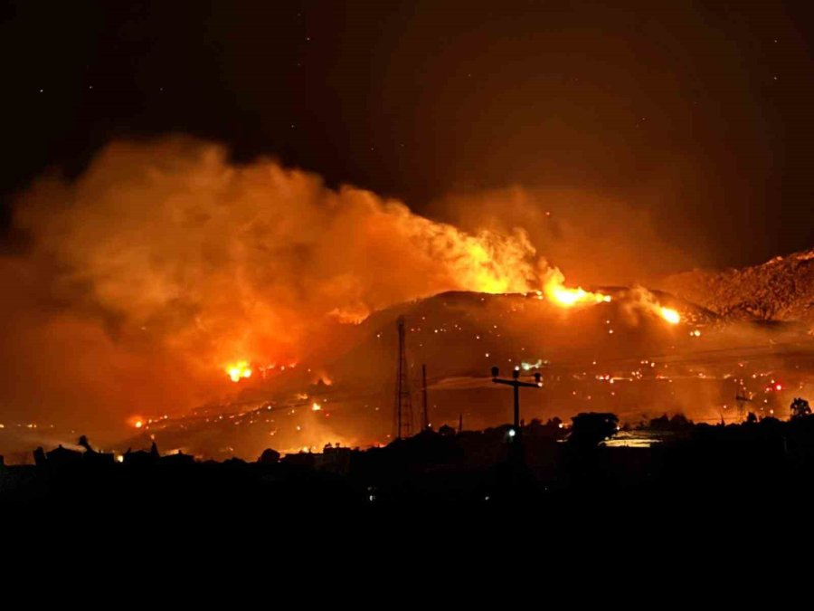 Alanya’da Orman Yangını Sürüyor: Rüzgar Müdahaleyi Zorlaştırıyor