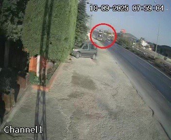 Antalya’da Motosiklet İş Makinesine Çarptı: 1 Ağır Yaralı