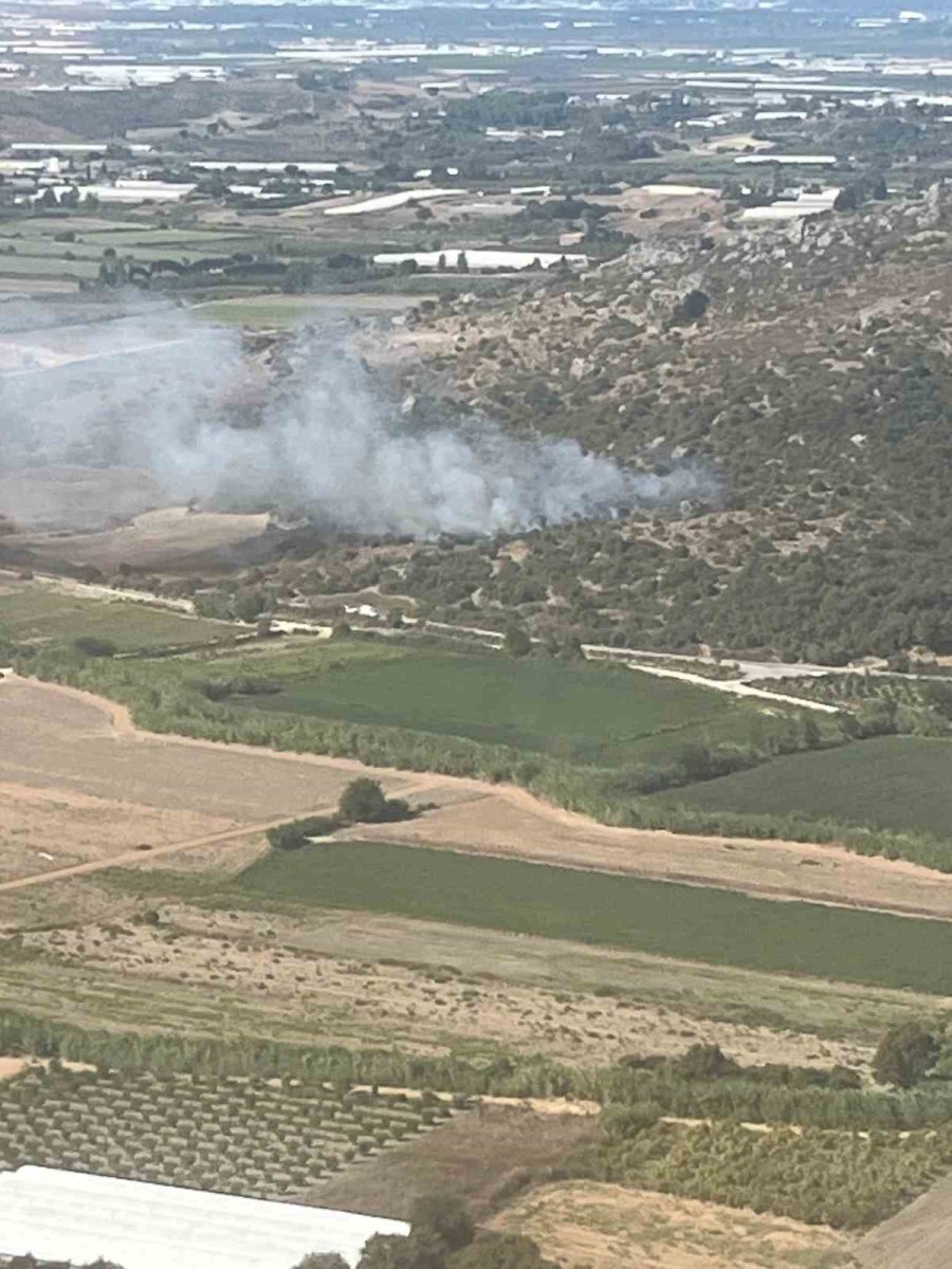 Serik’te Makilik Ve Zeytinlik Alanda Çıkan Yangın 1 Saatte Kontrol Altına Alındı