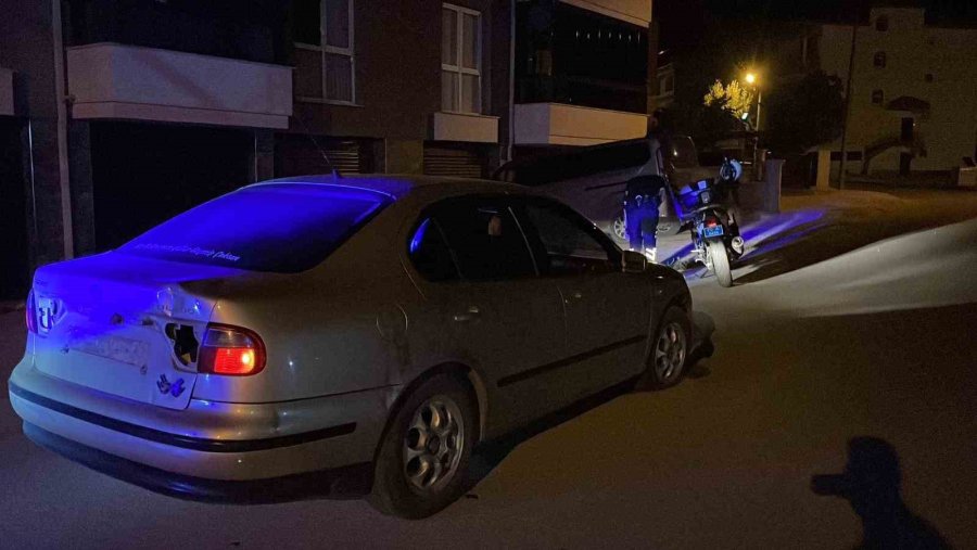 Otomobil Elektrikli Bisiklete Çarptı: 1 Yaralı