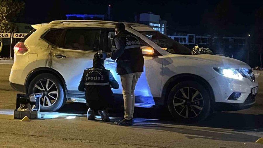 Konya’da Bulunduğu Aracın Önü Kesilerek Silahlı Saldırıya Uğrayan Kişi Ağır Yaralandı