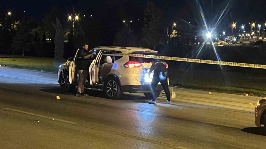 Konya’da Bulunduğu Aracın Önü Kesilerek Silahlı Saldırıya Uğrayan Kişi Ağır Yaralandı