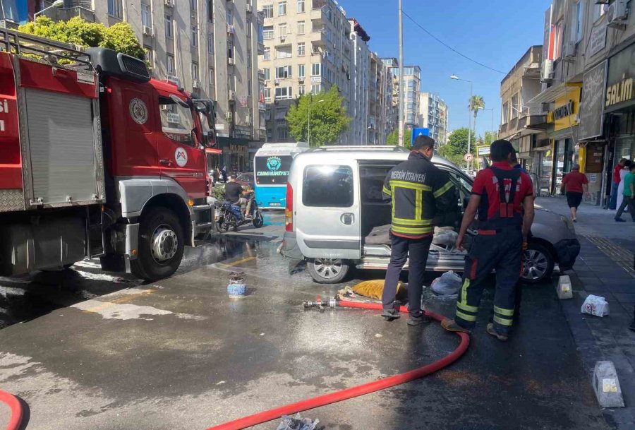 Esnafın Zamanında Müdahalesi Aracın Yanmasını Önledi