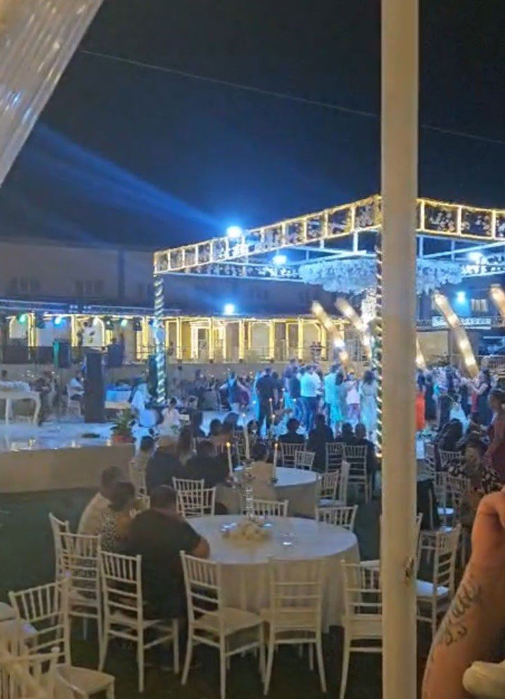 Düğün Sırasında Çalılık Alanda Yangın Çıktı: Ormana Sıçramadan Söndürüldü