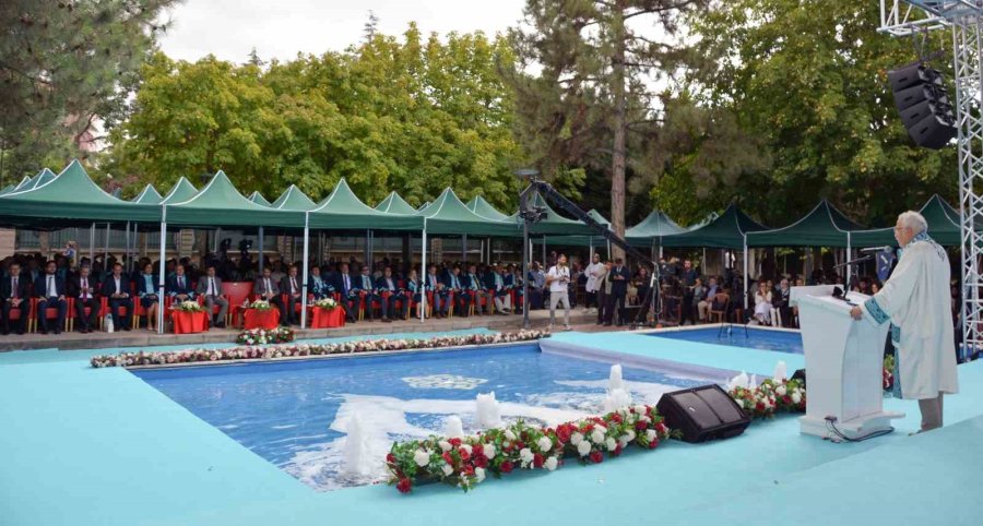 Necmettin Erbakan Üniversitesinde "bölüm Birincileri Mezuniyet Ve Geleceğe Mesaj Töreni" Coşkusu