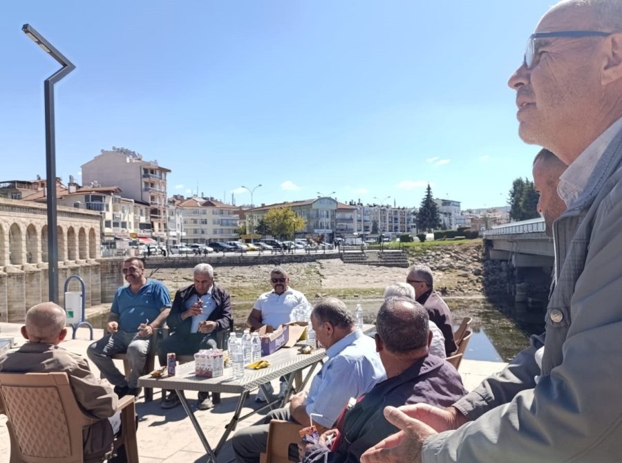 Beyşehirli Balıkçılar Göl İçin Endişeli, Göl Kenarında Toplanıp Kurban Kestiler