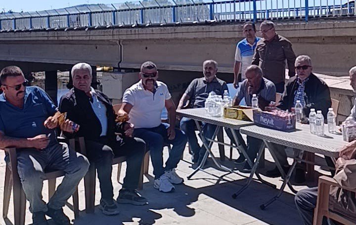 Beyşehirli Balıkçılar Göl İçin Endişeli, Göl Kenarında Toplanıp Kurban Kestiler