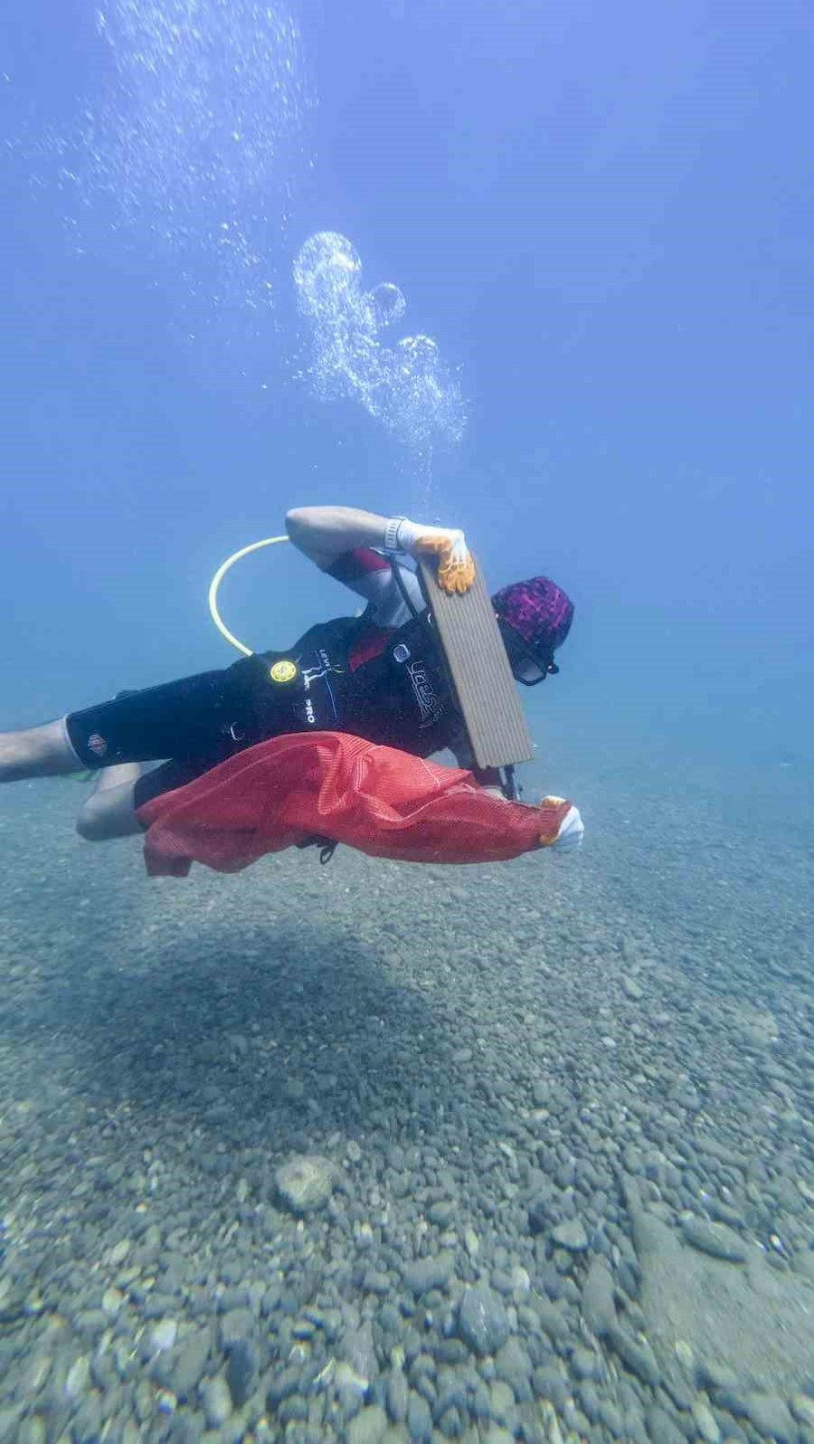 Denizden Çıkanlar Pes Dedirtti: Tekne Parçası, Şezlong Ve Araç Lastiği Çıktı