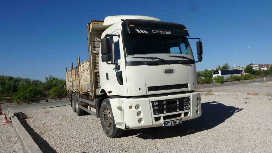 Manavgat’ta 3 Araçlı Zincirleme Kaza