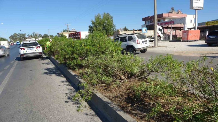 Manavgat’ta 3 Araçlı Zincirleme Kaza