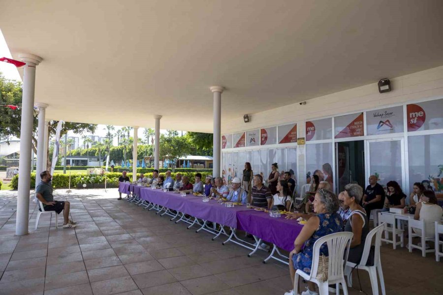 Mersin’de Avrupa Hareketlilik Haftası’na Özel 80’ler Buluşması Düzenlendi