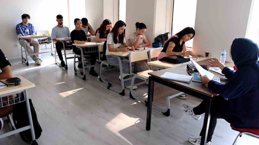 Akdeniz Belediyesinden Ücretsiz Üniversite Hazırlık Kursu