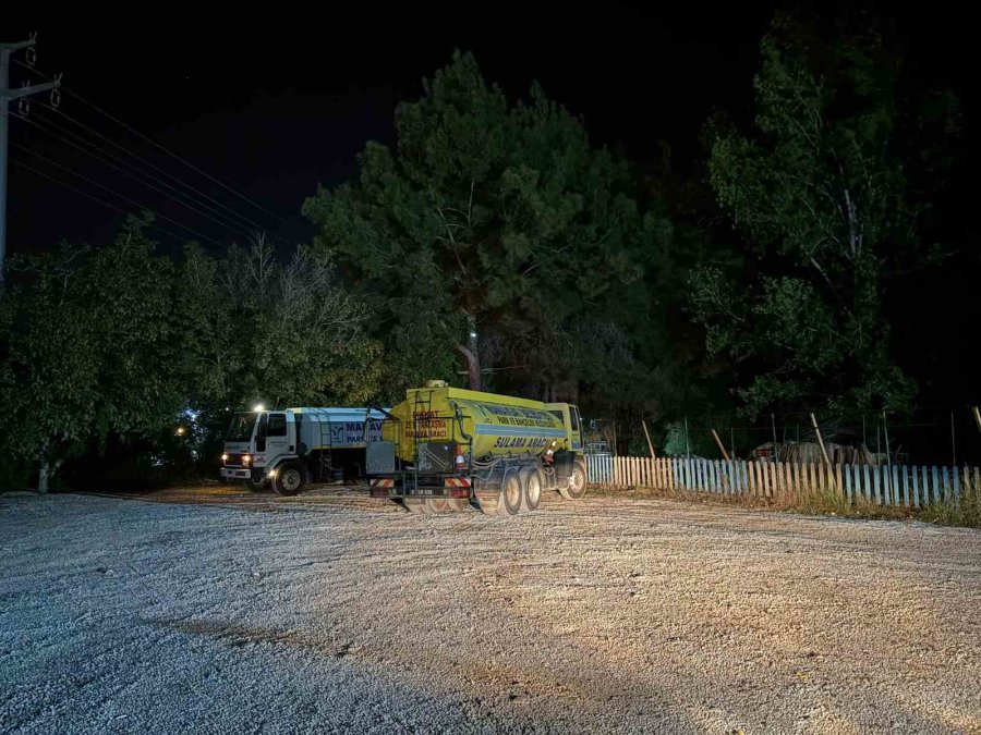 Manavgat’ta Irmak Kenarındaki Yangın Korkuttu