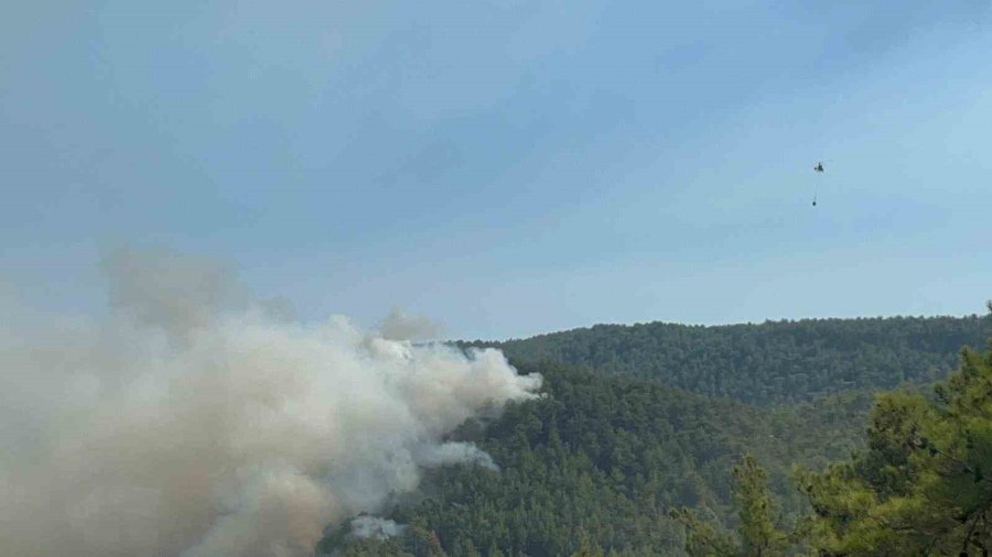Alanya’da Ormanlık Alan Yangınları Kontrol Altına Alınmaya Çalışılıyor