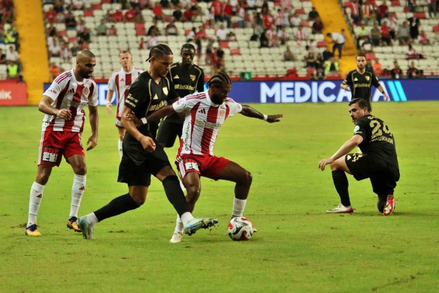 Trendyol Süper Lig: Antalyaspor: 0 - Kayserispor: 0 (ilk Yarı)