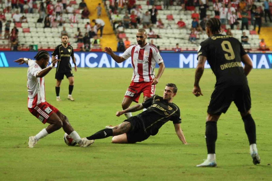 Trendyol Süper Lig: Antalyaspor: 0 - Kayserispor: 0 (ilk Yarı)