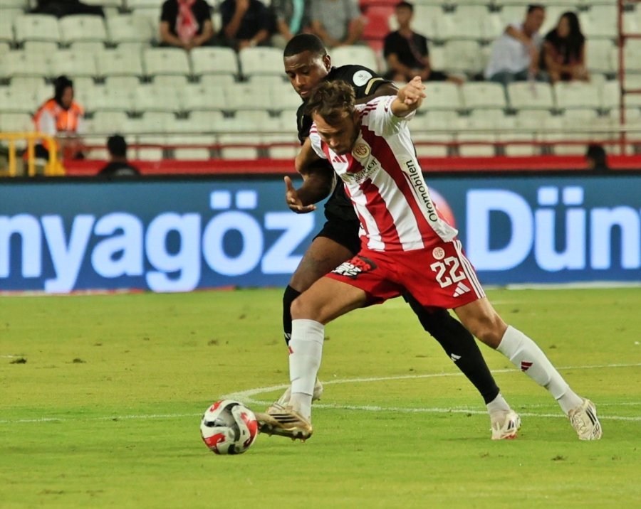 Trendyol Süper Lig: Antalyaspor: 0 - Kayserispor: 0 (ilk Yarı)