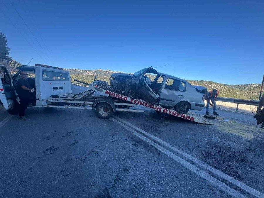 Antalya’da Feci Kaza: 4 Yaralı