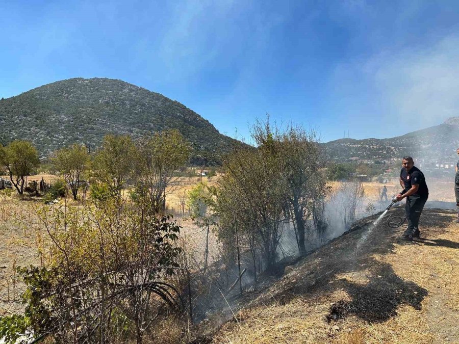 Akseki’de Otluk Yangın Büyümeden Söndürüldü