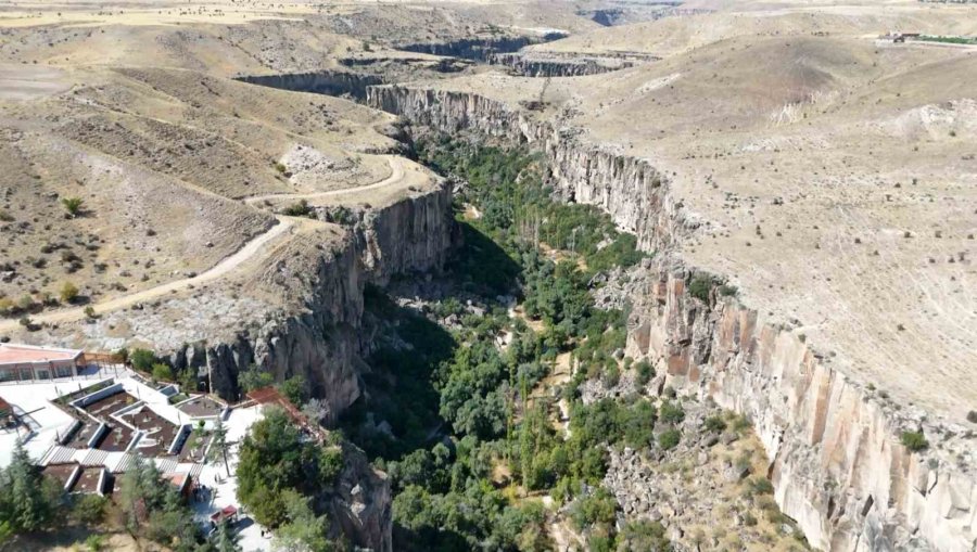 Dünyanın En Büyük 2. Kanyon Vadisi Ziyaretçilerini Ağırlıyor