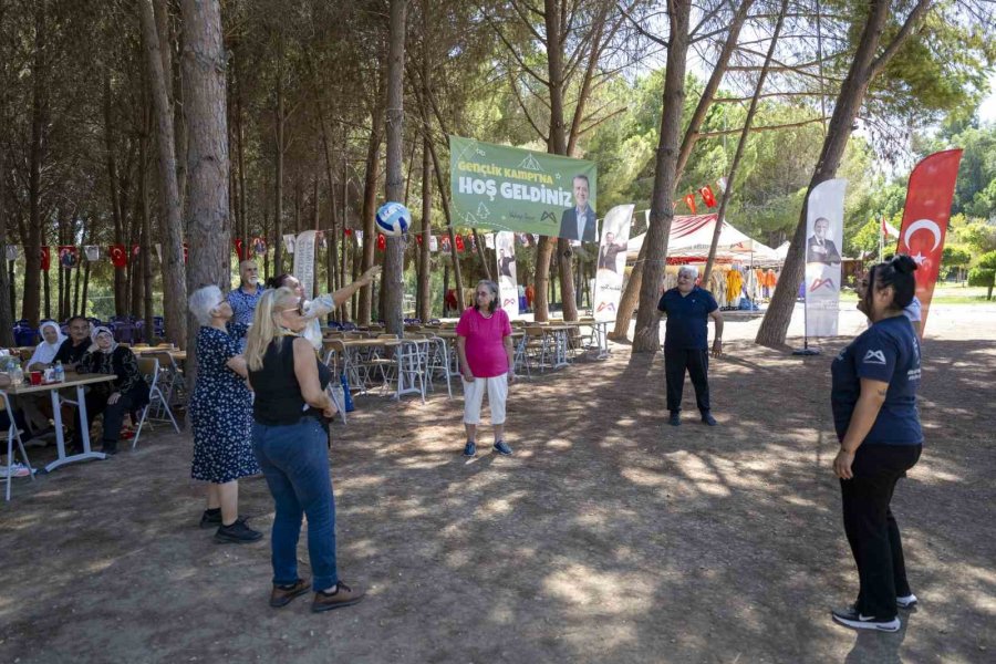 Alzheimer Hastaları Ve Yakınları Tarsus Gençlik Kampında Moral Buldu