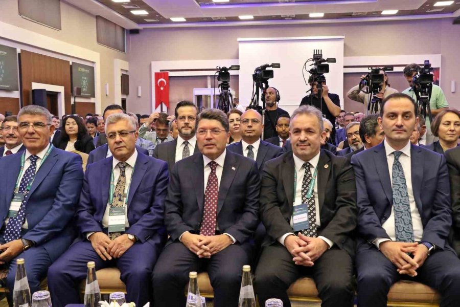 Bakan Tunç: "gazze’deki Soykırım Uluslararası Mahkemelerin İnandırıcılığını Kaybettiğini Bütün Dünyaya Göstermiş Durumda"