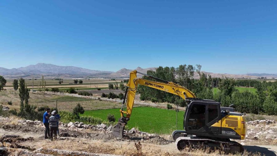 Korkuteli Manay’da İçme Suyu Hattı Yenileniyor