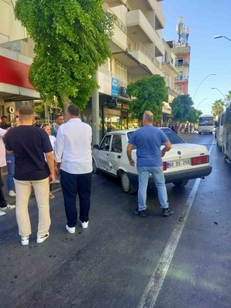 Kırmızı Işık İhlali Kazayı Beraberinde Getirdi