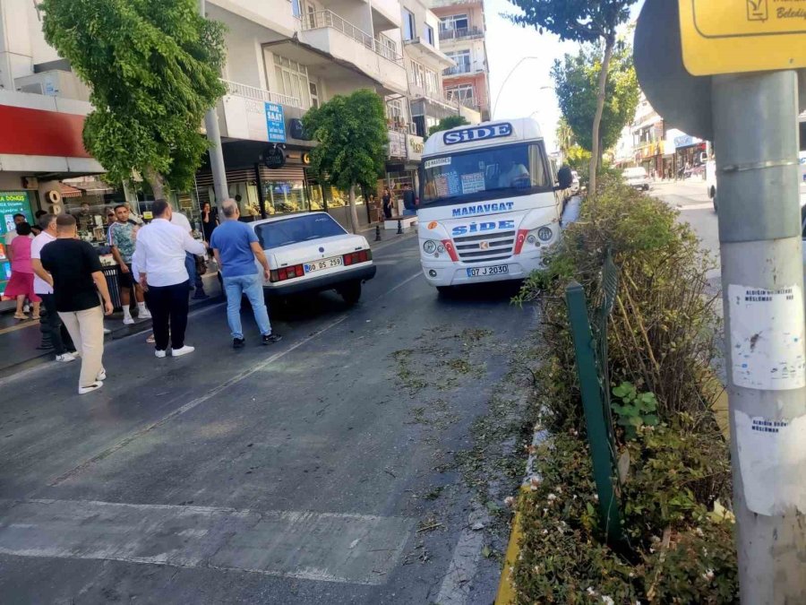 Kırmızı Işık İhlali Kazayı Beraberinde Getirdi