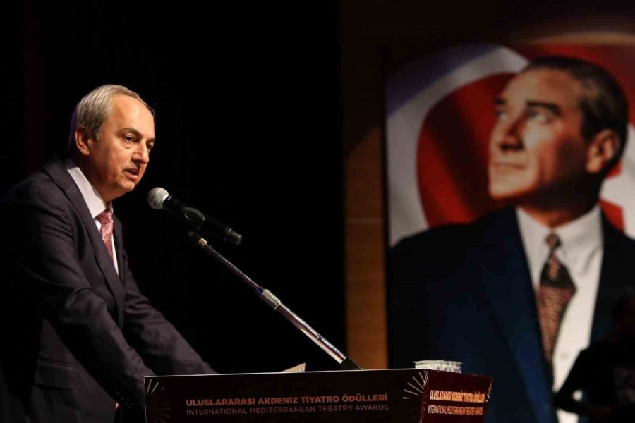 Kepez’in Uluslararası Akdeniz Tiyatro Ödülleri İlk Kez Sahiplerini Buldu