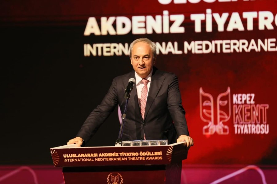 Kepez’in Uluslararası Akdeniz Tiyatro Ödülleri İlk Kez Sahiplerini Buldu