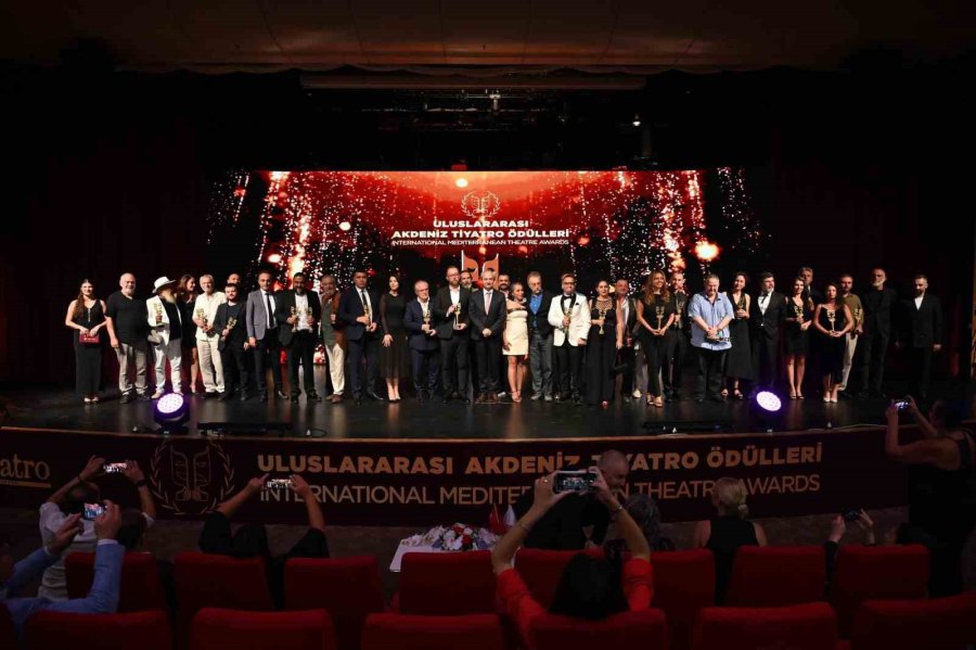 Kepez’in Uluslararası Akdeniz Tiyatro Ödülleri İlk Kez Sahiplerini Buldu