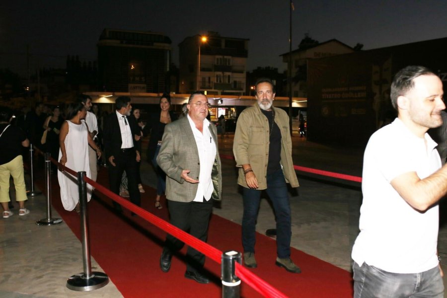 Kepez’in Uluslararası Akdeniz Tiyatro Ödülleri İlk Kez Sahiplerini Buldu