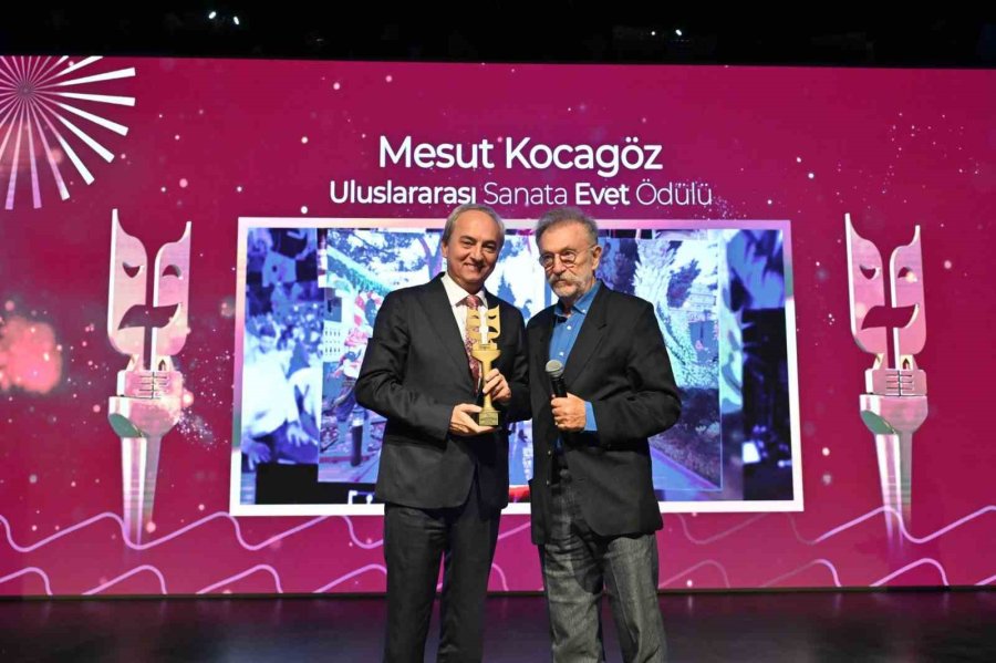 Kepez’in Uluslararası Akdeniz Tiyatro Ödülleri İlk Kez Sahiplerini Buldu