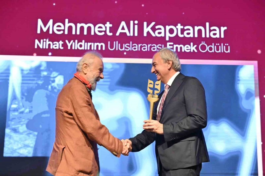 Kepez’in Uluslararası Akdeniz Tiyatro Ödülleri İlk Kez Sahiplerini Buldu