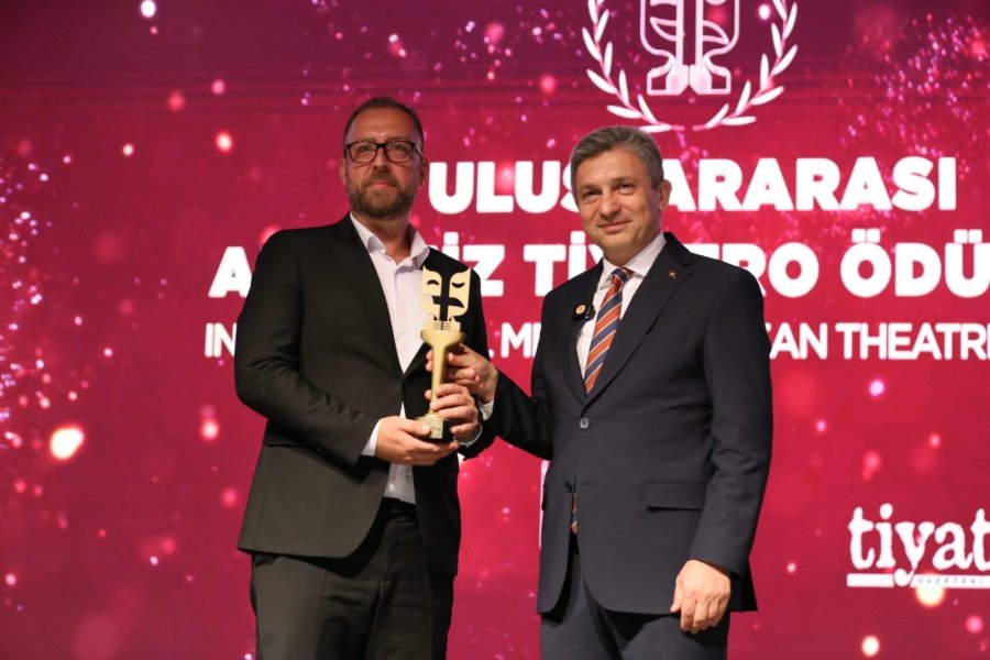 Kepez’in Uluslararası Akdeniz Tiyatro Ödülleri İlk Kez Sahiplerini Buldu