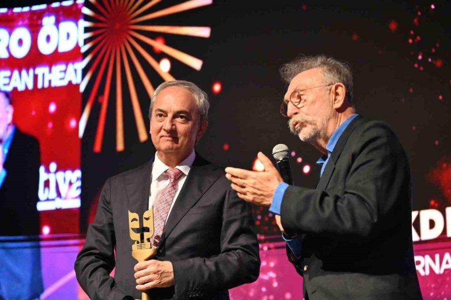 Kepez’in Uluslararası Akdeniz Tiyatro Ödülleri İlk Kez Sahiplerini Buldu
