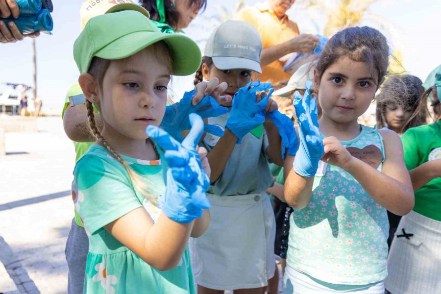 Side’de Çevre Temizliği Yapıldı