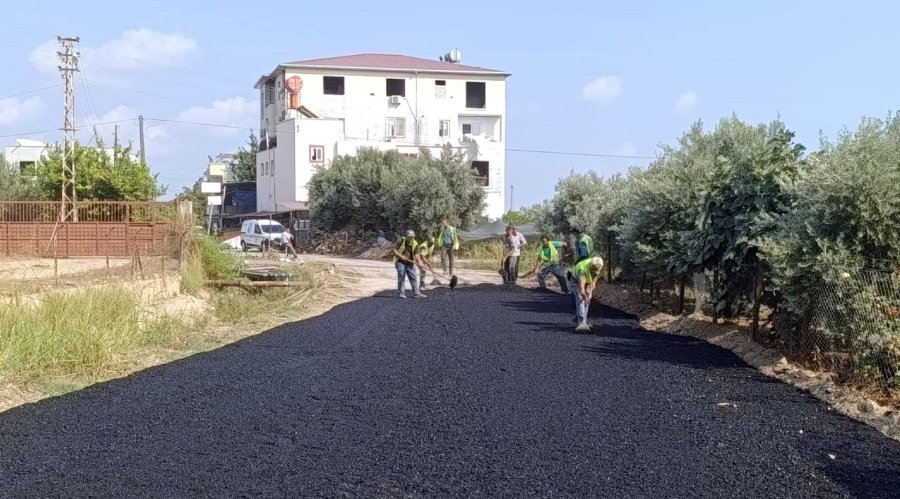 Akdeniz’de Yol Ve Sokak Yenileme Çalışmaları Sürüyor