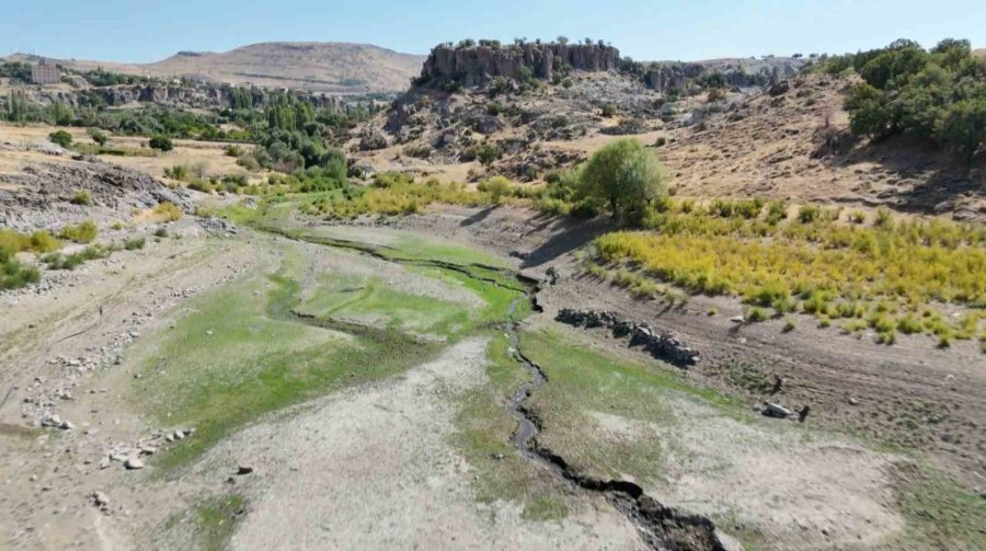 Güzelyurt Göletinde Su Seviyesi Dörtte Üç Azaldı