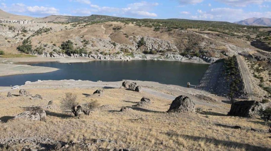 Güzelyurt Göletinde Su Seviyesi Dörtte Üç Azaldı