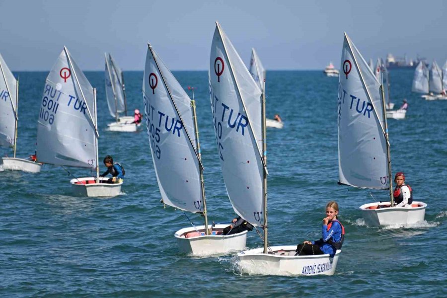 Mersin’de Anadolu Yelken Ligi Finali Heyecan Dolu Yarışlarla Tamamlandı
