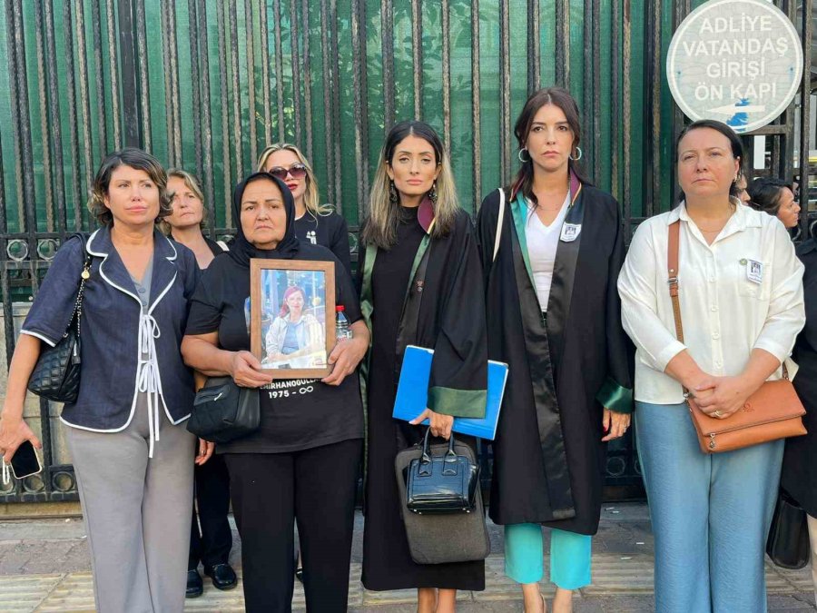 Boşanma Aşamasındaki Karısını 9 Kurşunla Öldürdü, "olay Anını Hatırlamıyorum" Dedi