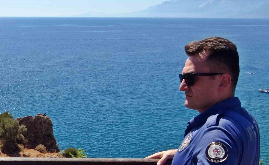 Falezlerden Tehlikeli Atlayış Keyfine, Polisin ‘atlarsan Karakola Götürürüm’ Sözü Engel Oldu